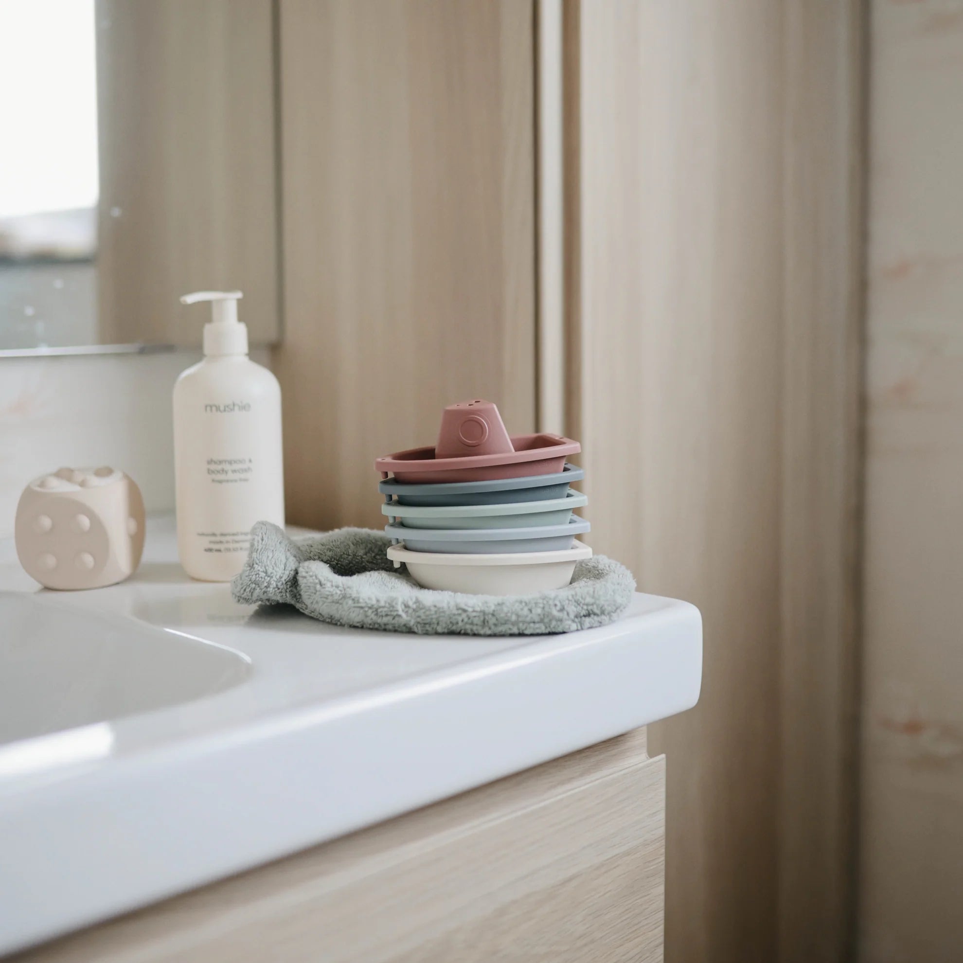 Mushie | Bath Boats - 5pk Original