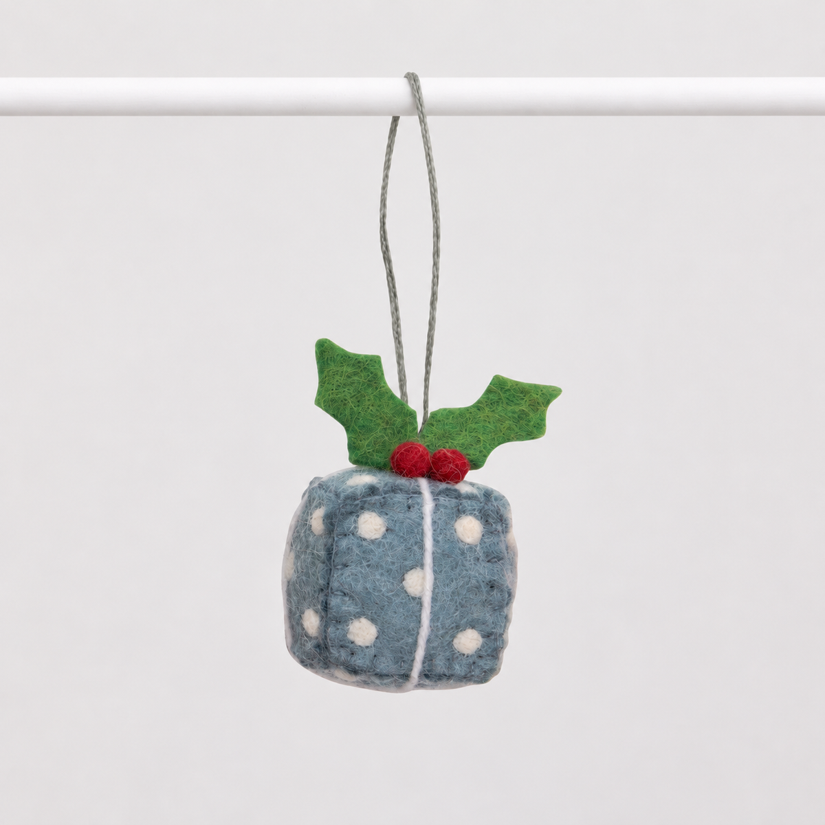 Pashom | Hanging Decoration - Spotty Present