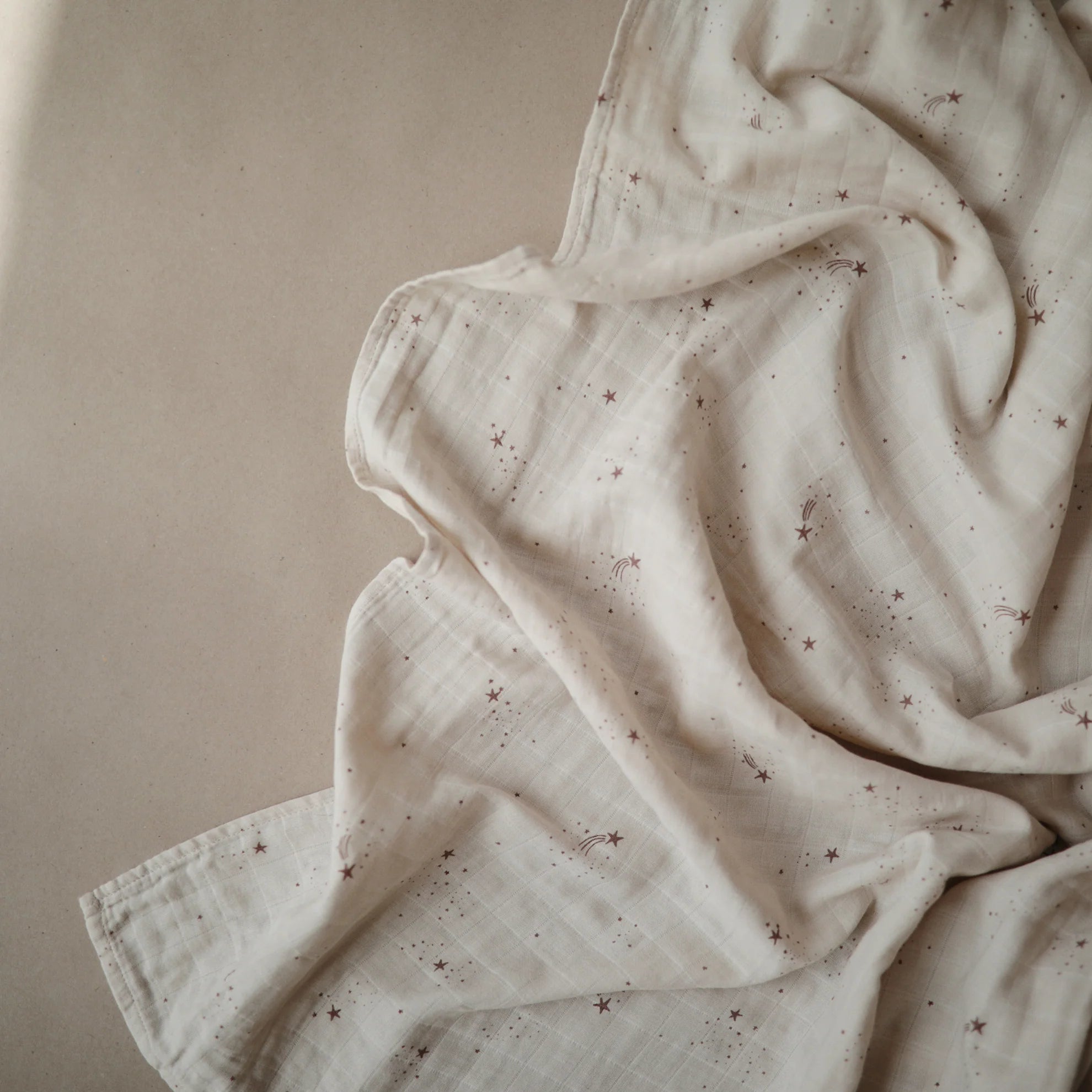 Mushie | Organic Cotton Muslin Swaddle - Falling Stars