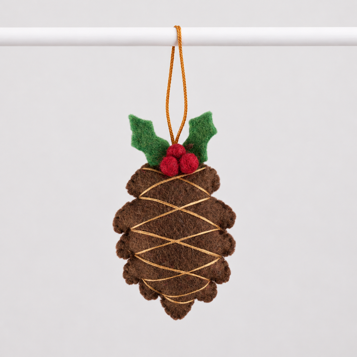 Pashom | Hanging Decoration - Pinecone with Holly