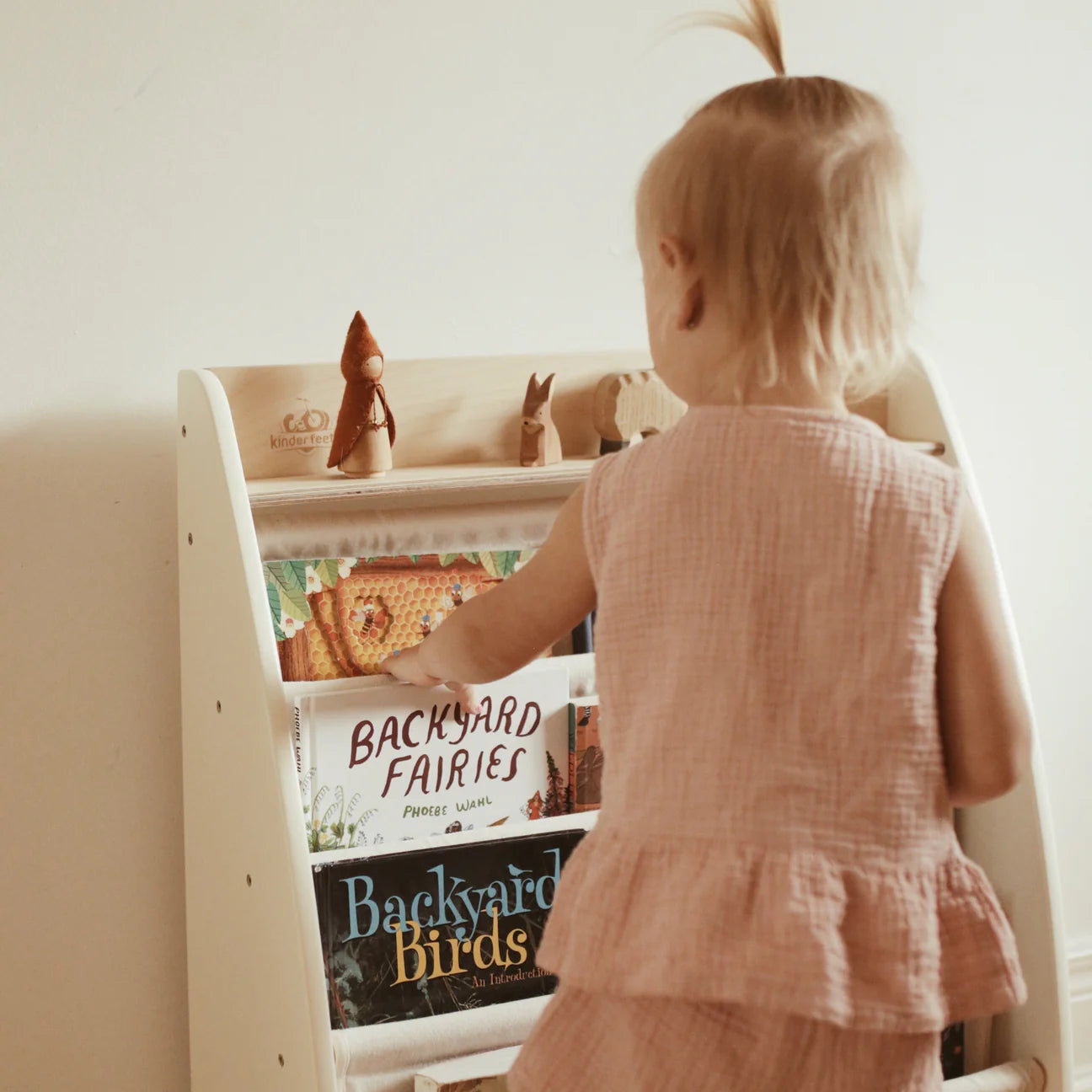 Kinderfeets | Sling Bookshelf