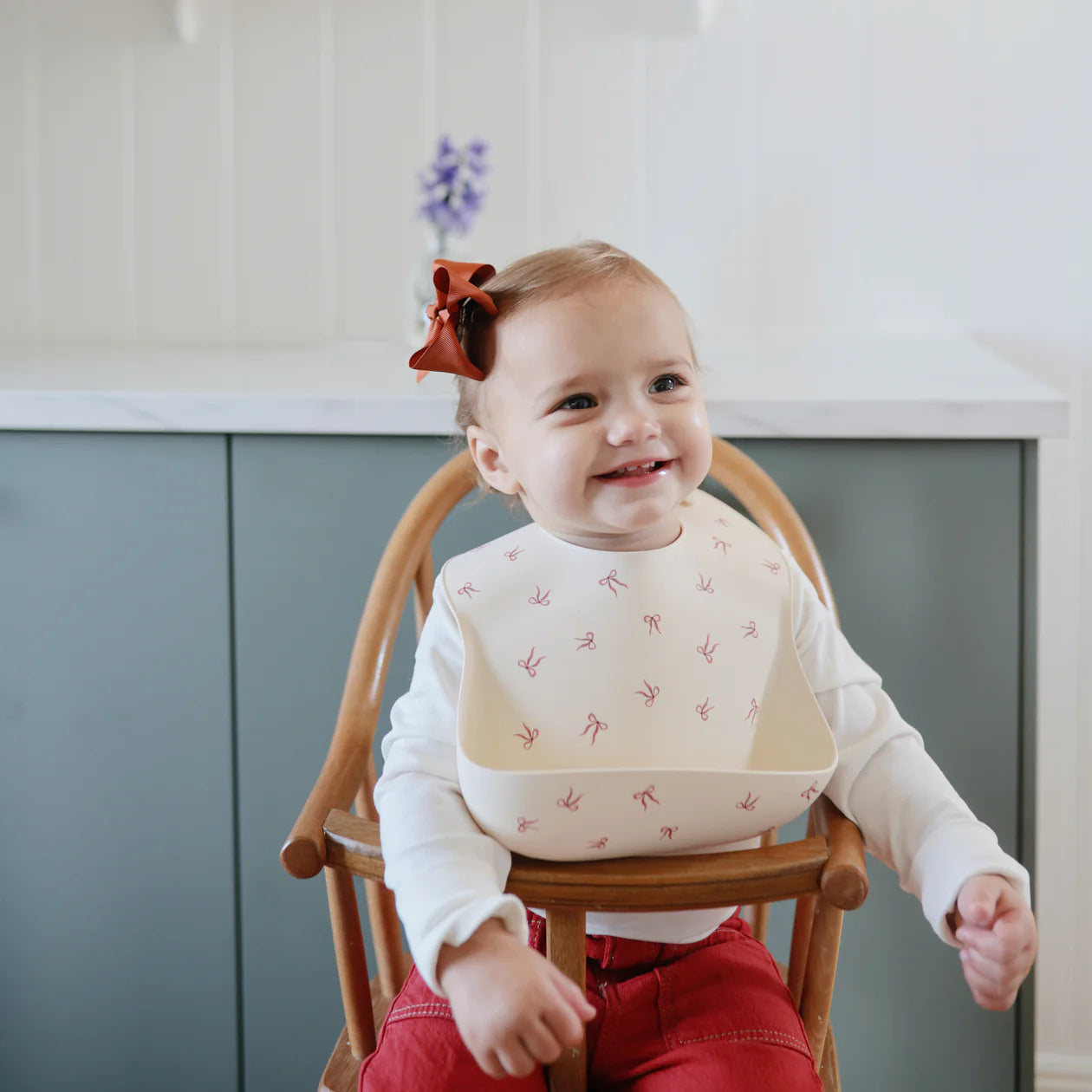 Mushie | Silicone Baby Bib - Bows