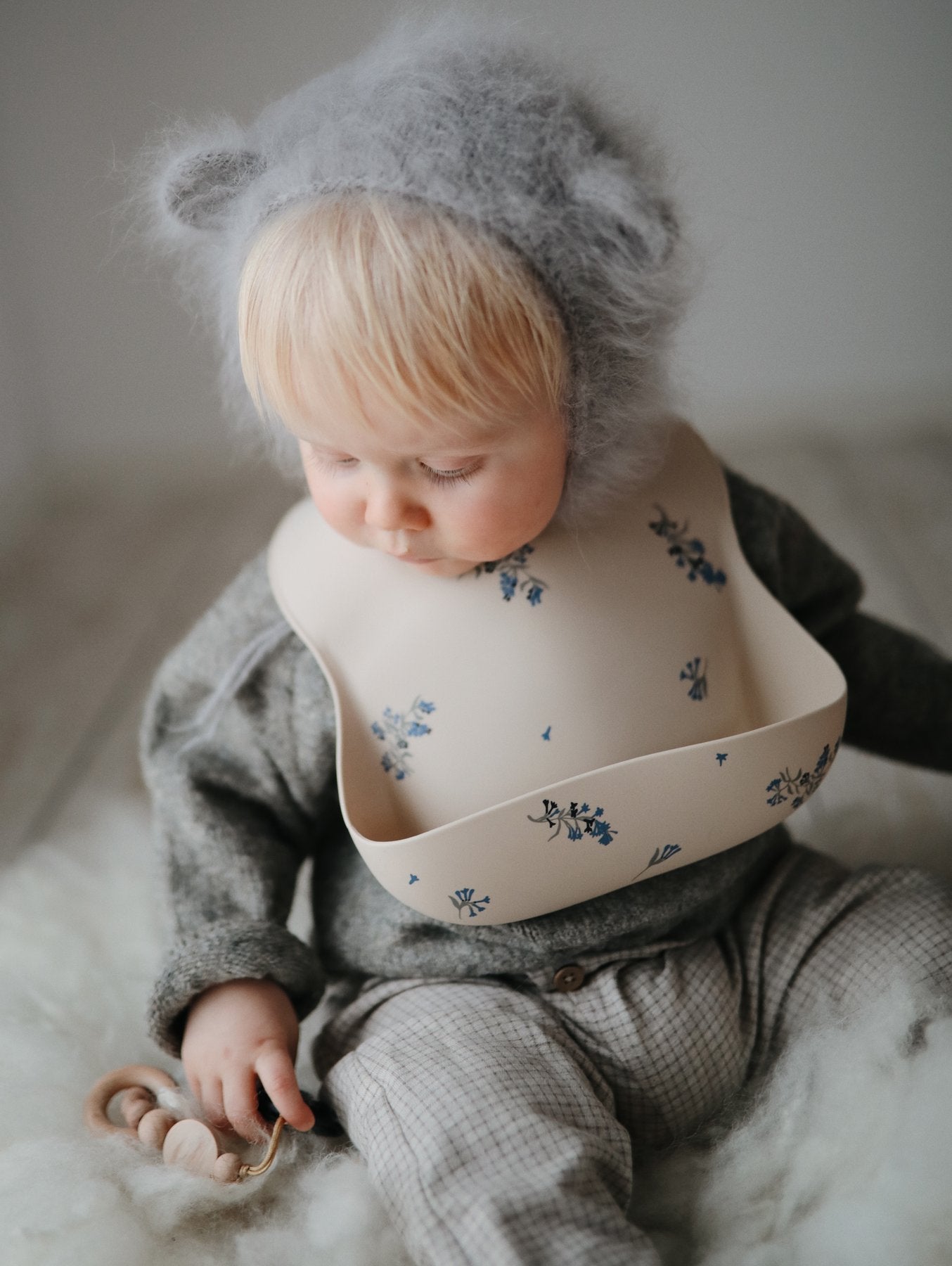 Mushie | Silicone Baby Bib - Lilac Flowers