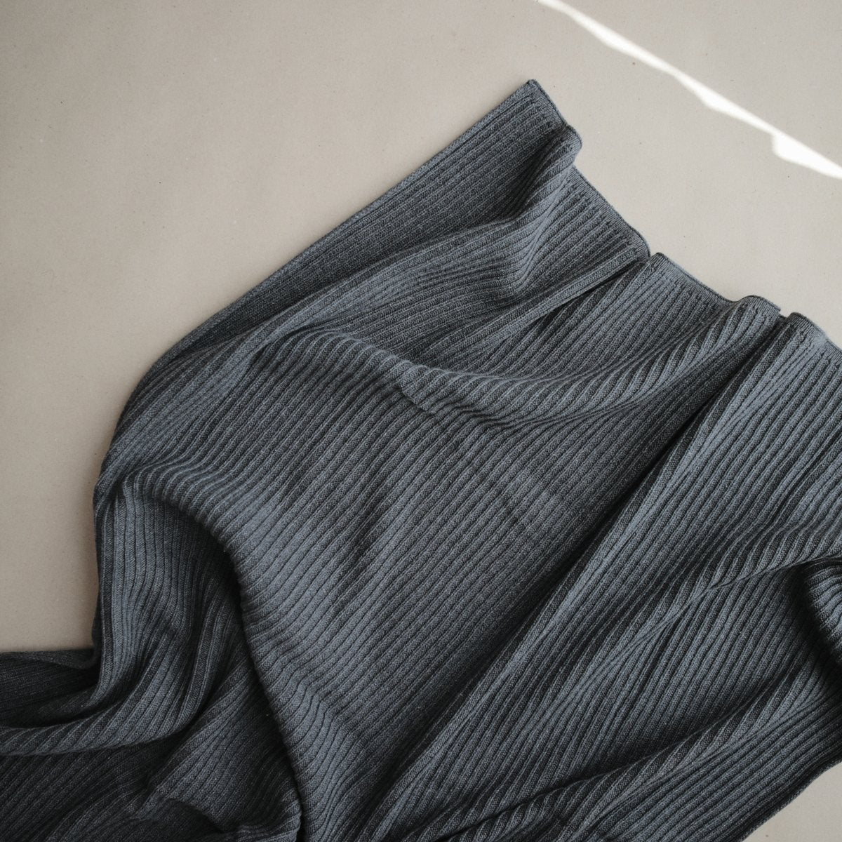 Mushie | Knitted Ribbed Baby Blanket - Dark Gray Melange