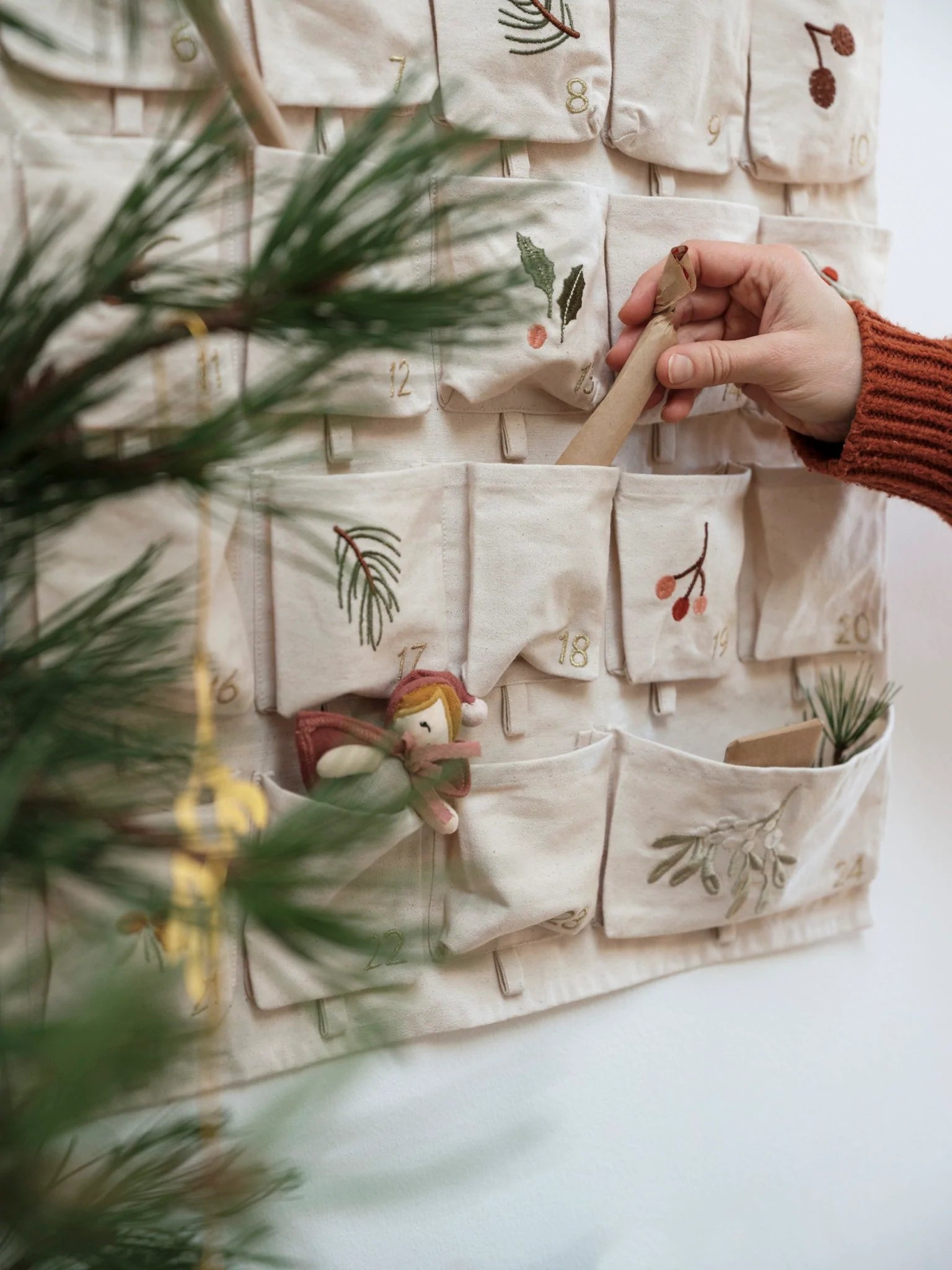 Fabelab | Embroidered Wall Advent Calendar - Yule Natural